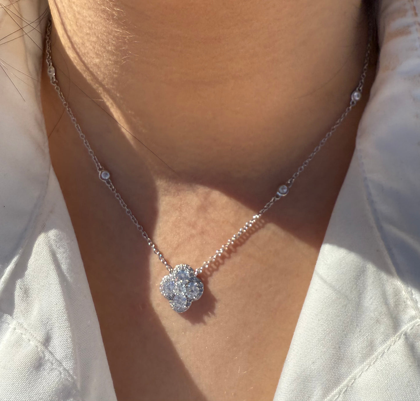 Clover Shimmering Bezel Necklace