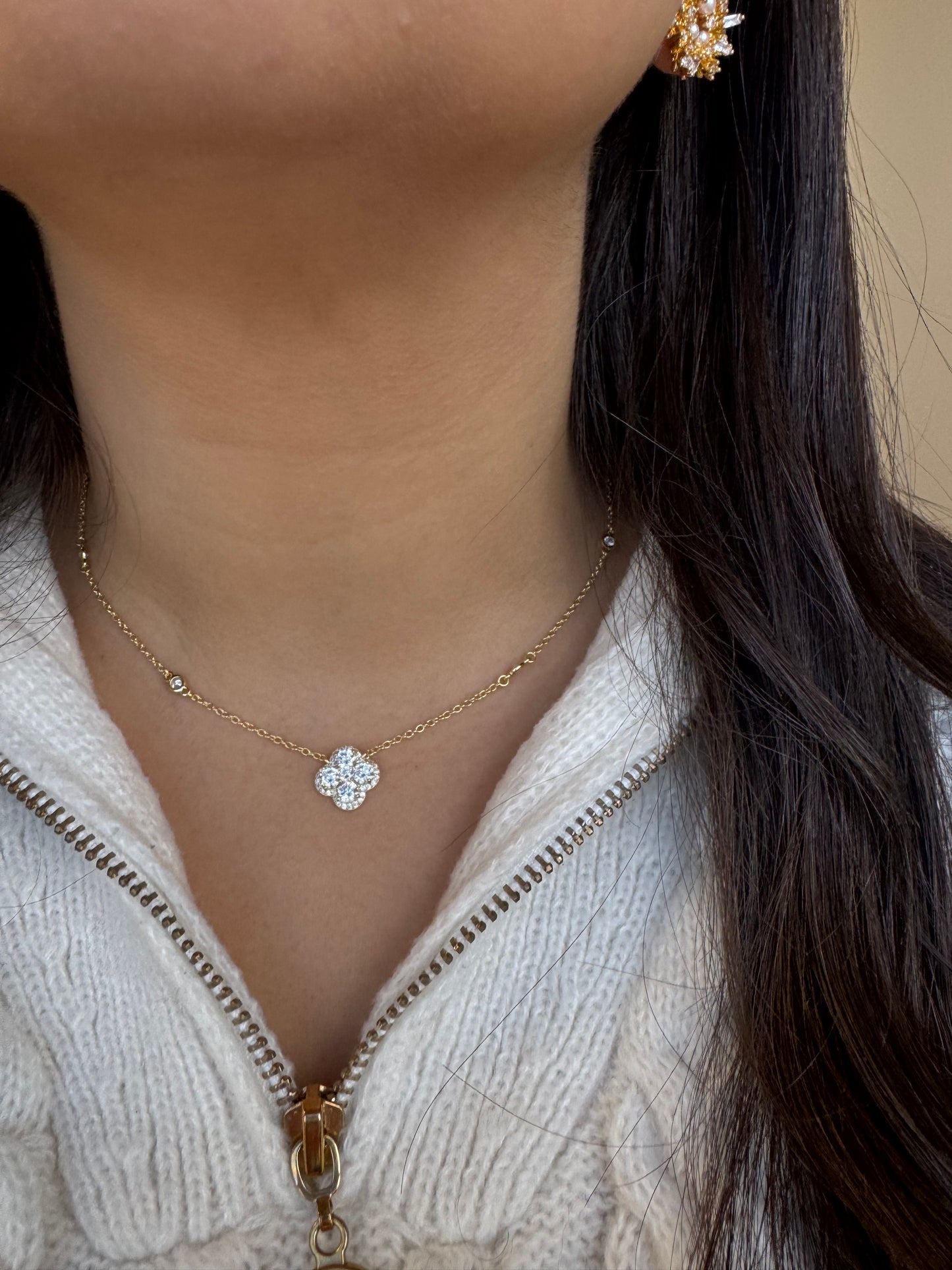 Clover Shimmering Bezel Necklace