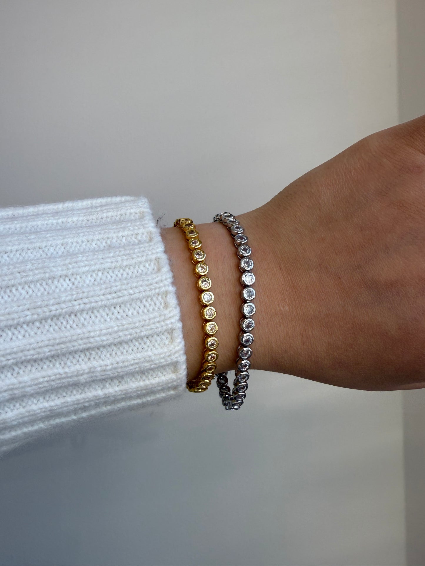 Round Bezel Tennis Bracelet