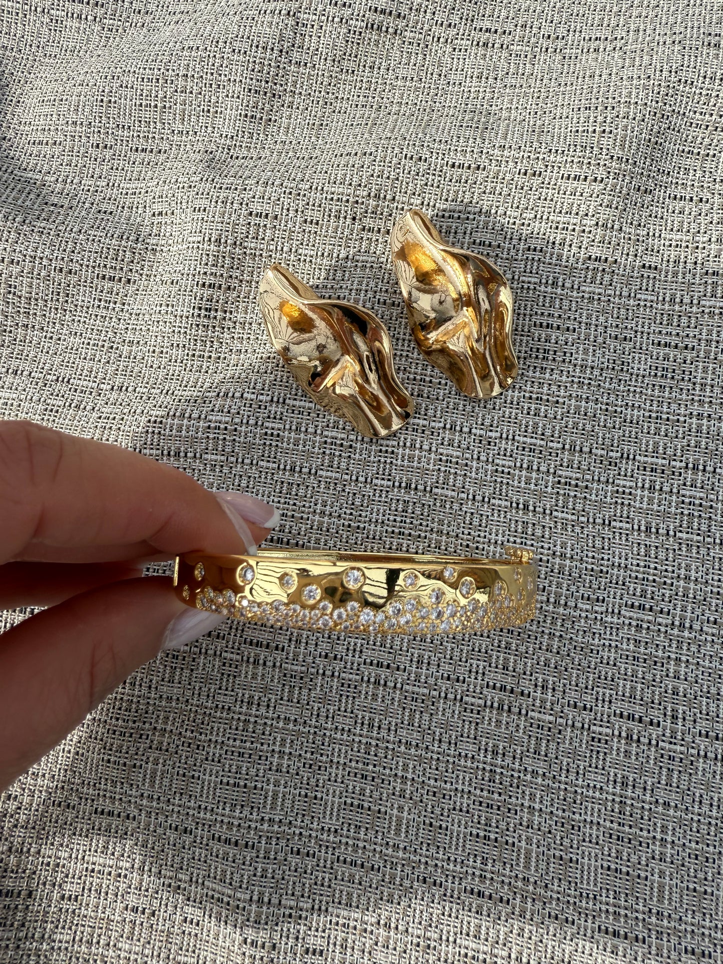 Wavy Gold Hanging Earrings