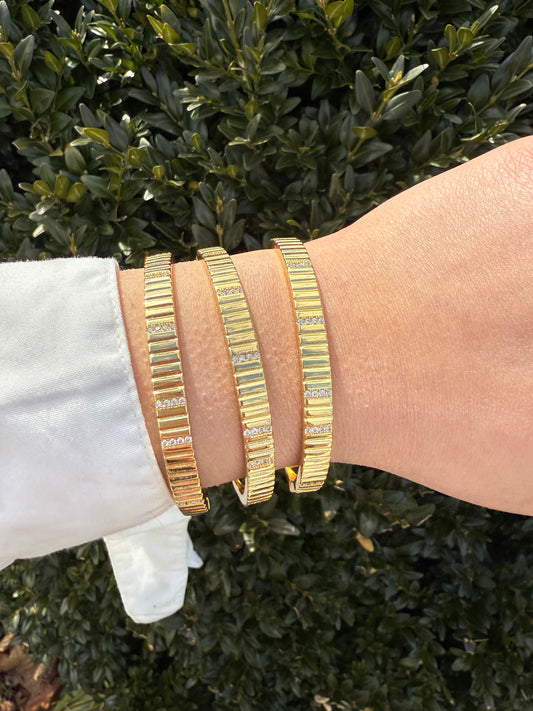 Ribbed Trending Bangle