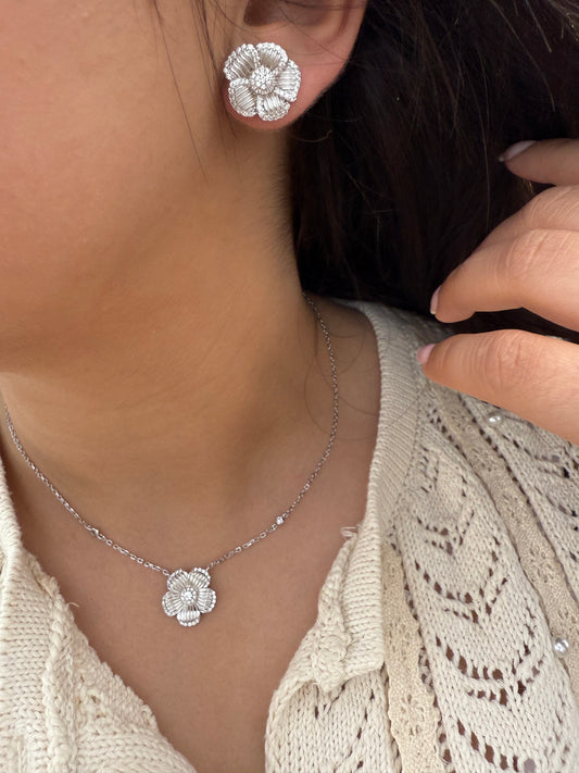 Flora Spark Necklace