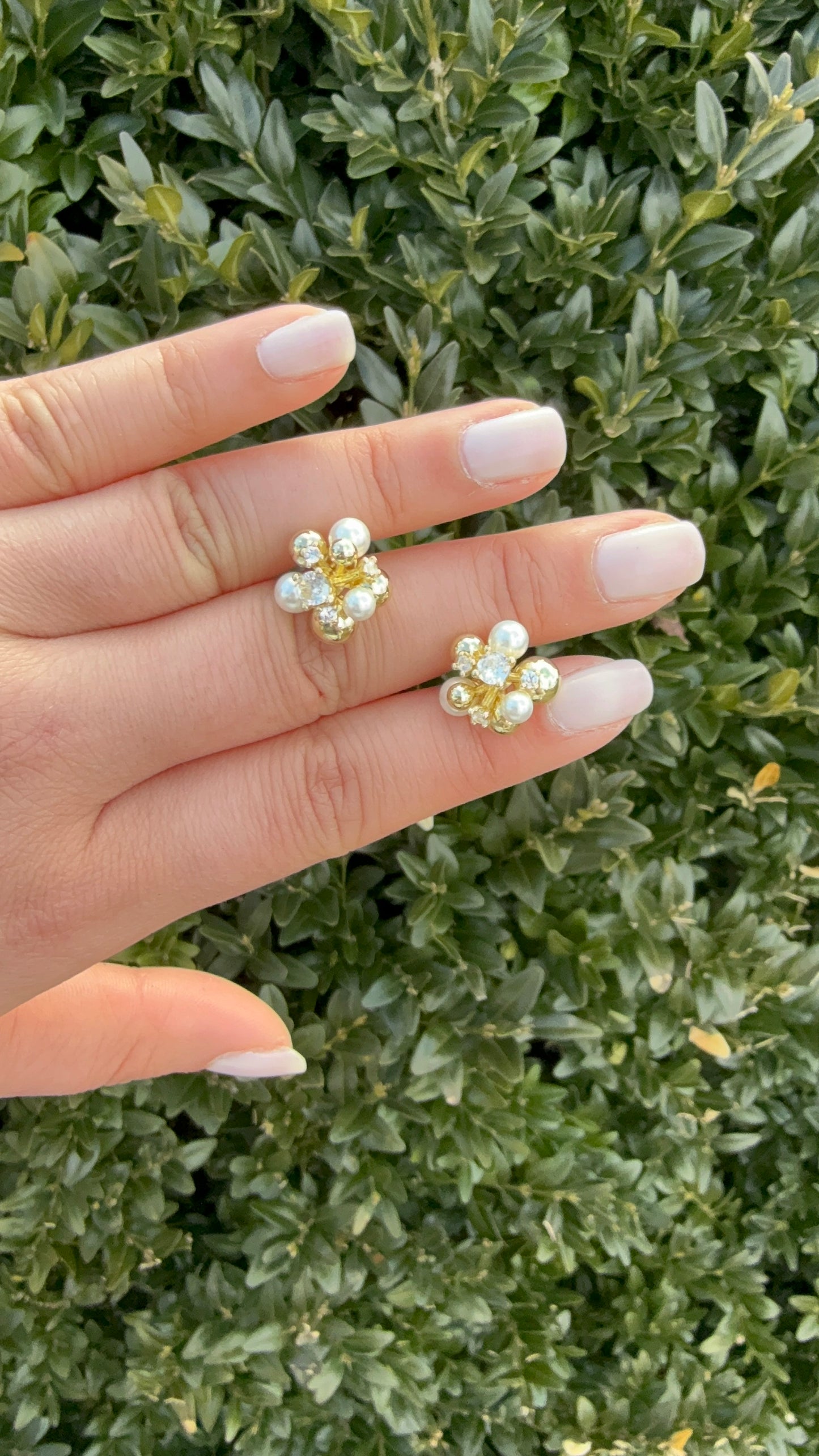 Cluster Golden x Pearl Earrings