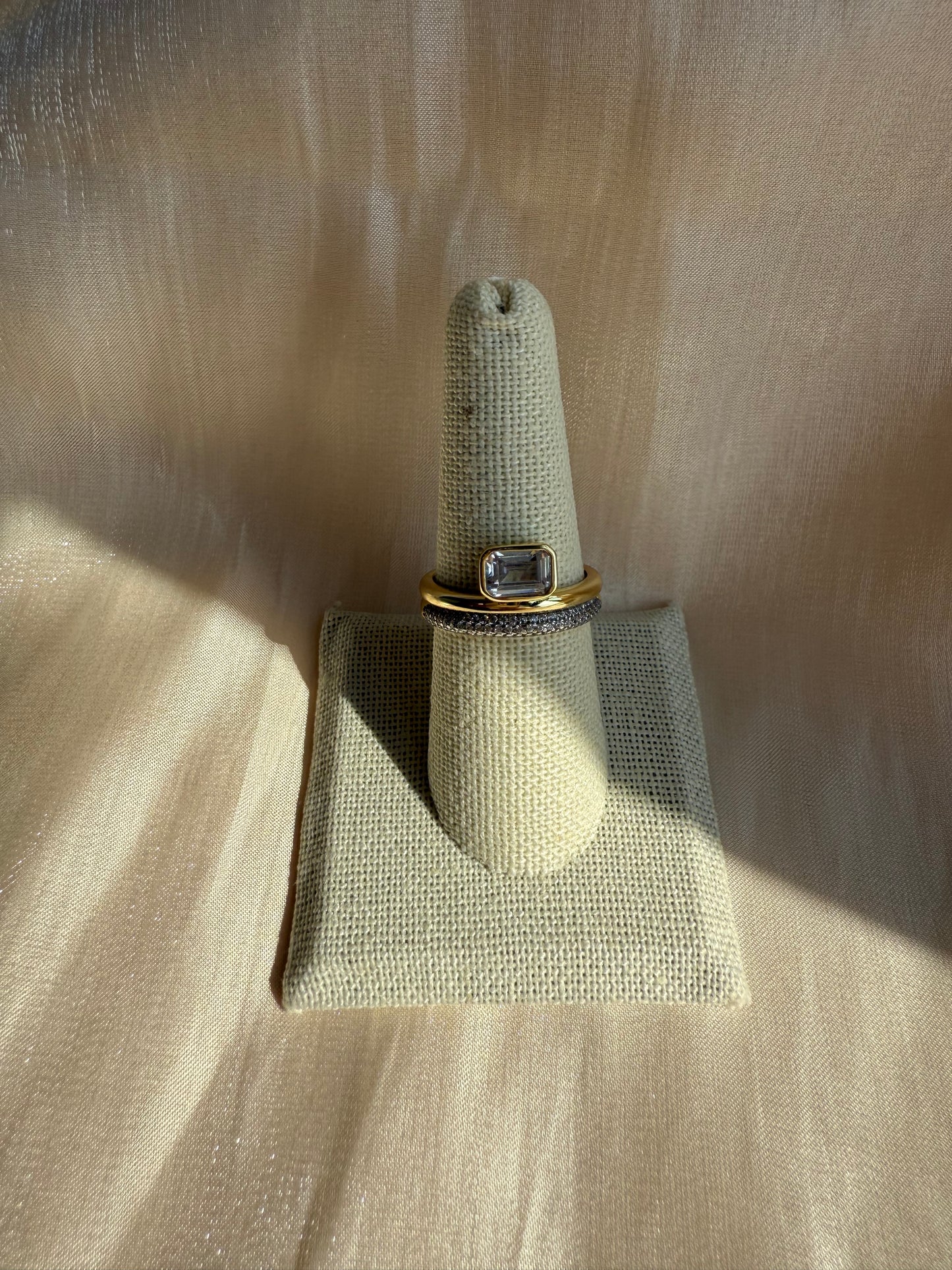 Luxe Emerald Pave Glow Ring