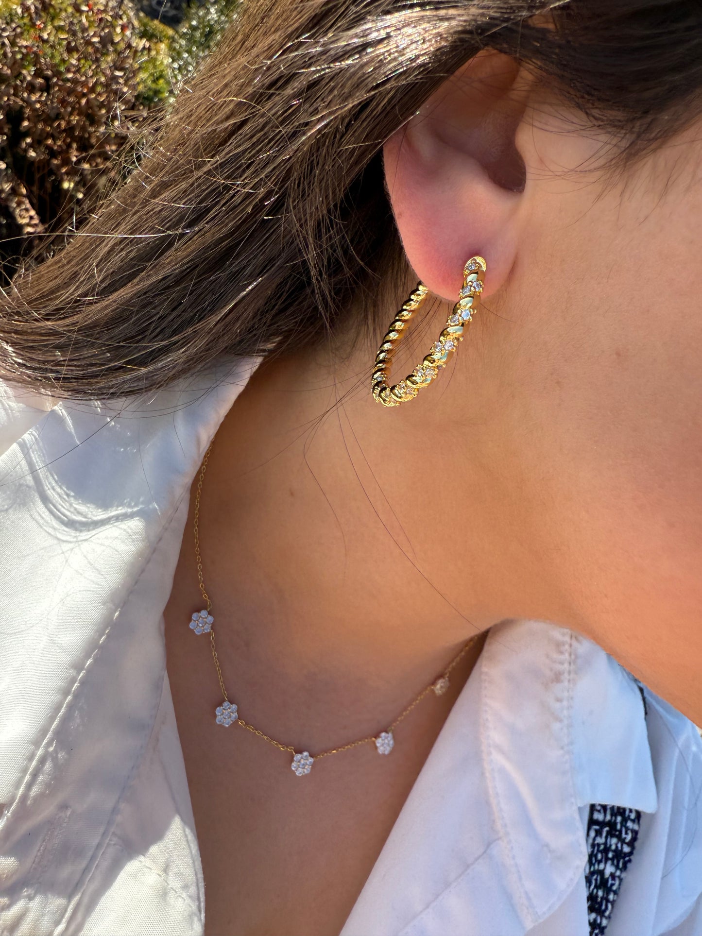 Hoop with twisted CZ