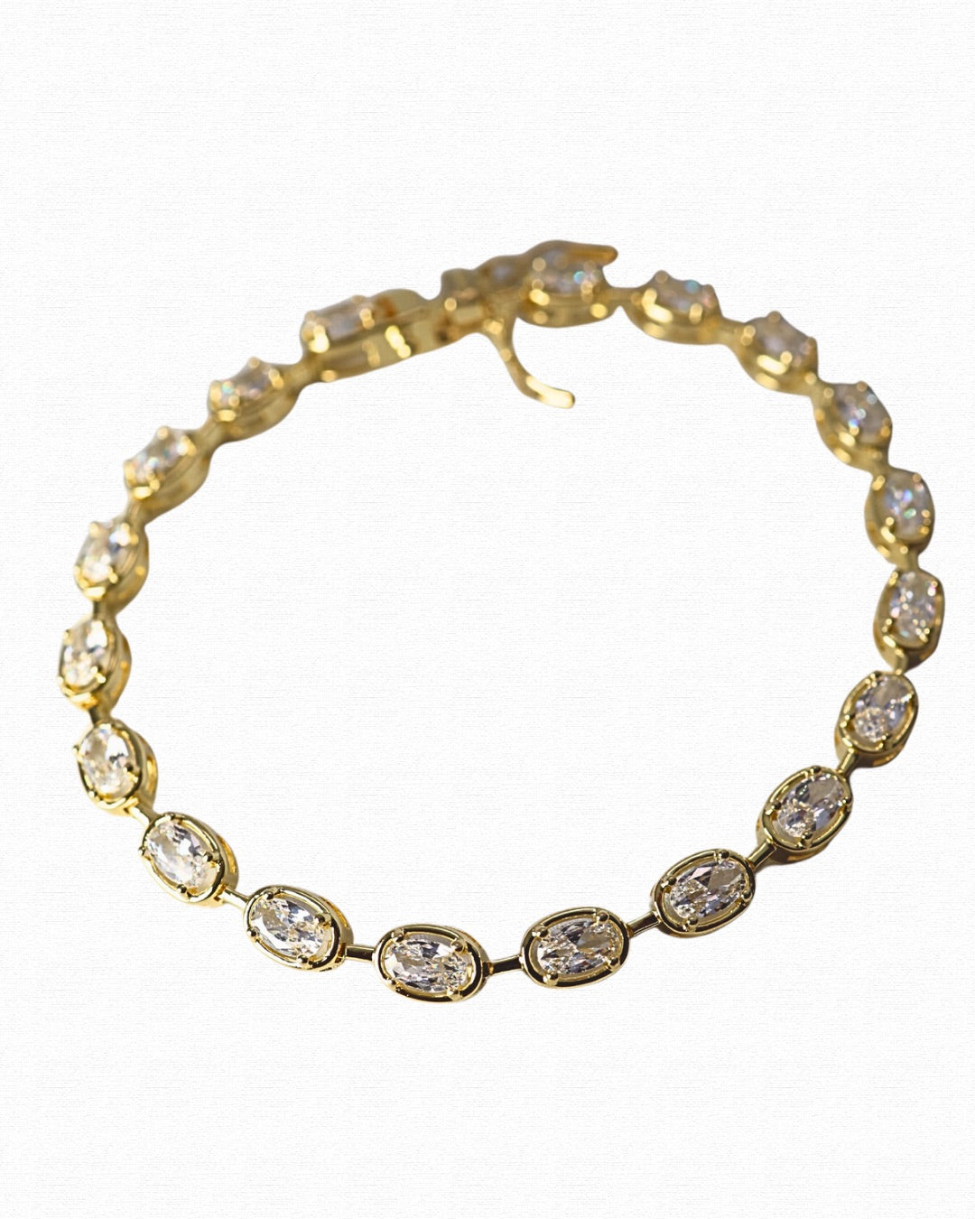 Eterna Glow Bracelet (Pear/Oval)