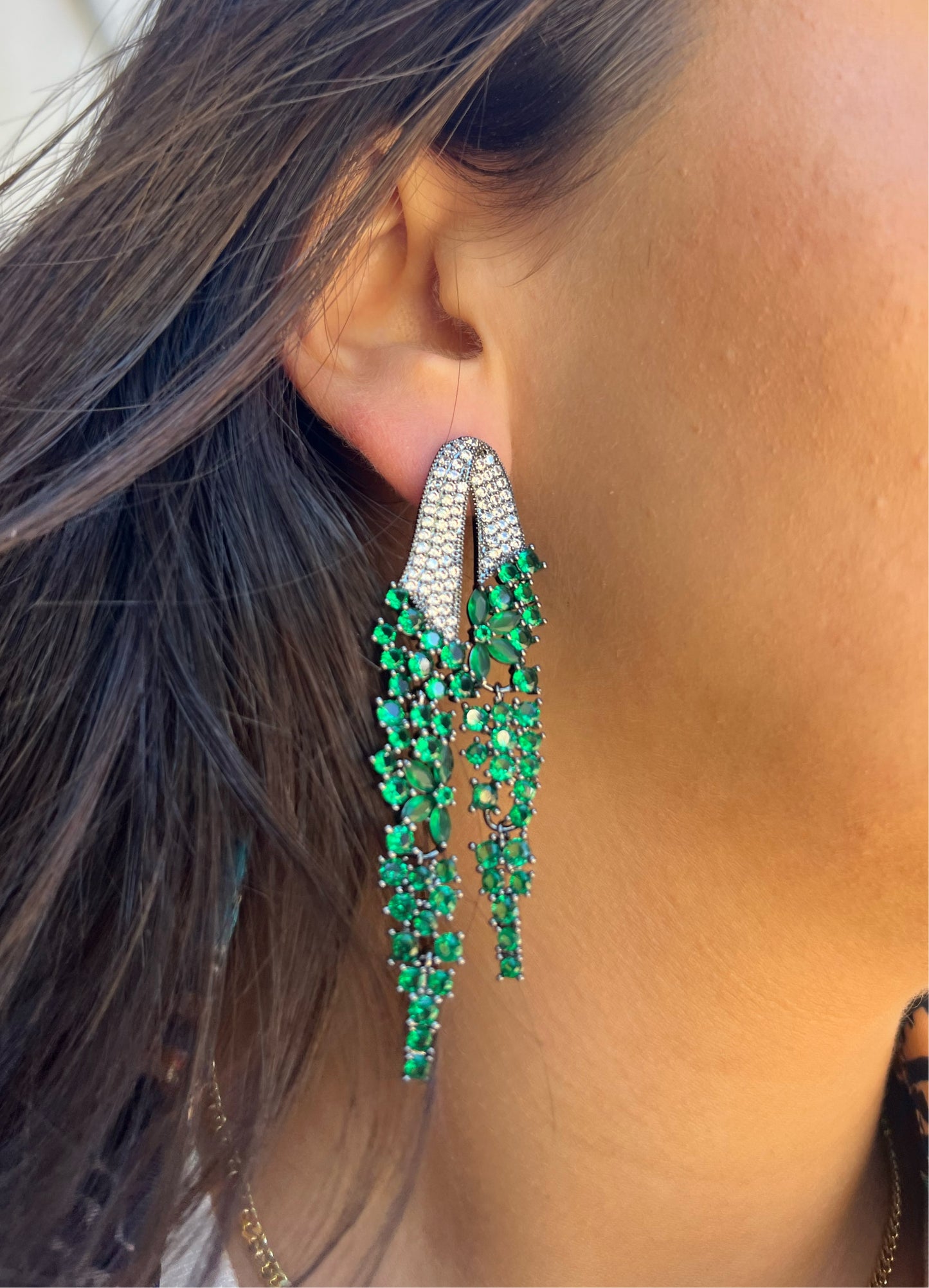 Hanging cluster earrings