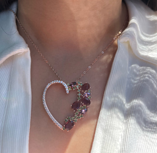 Heart necklace with side stones