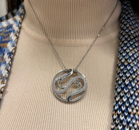 Round twisted pendant