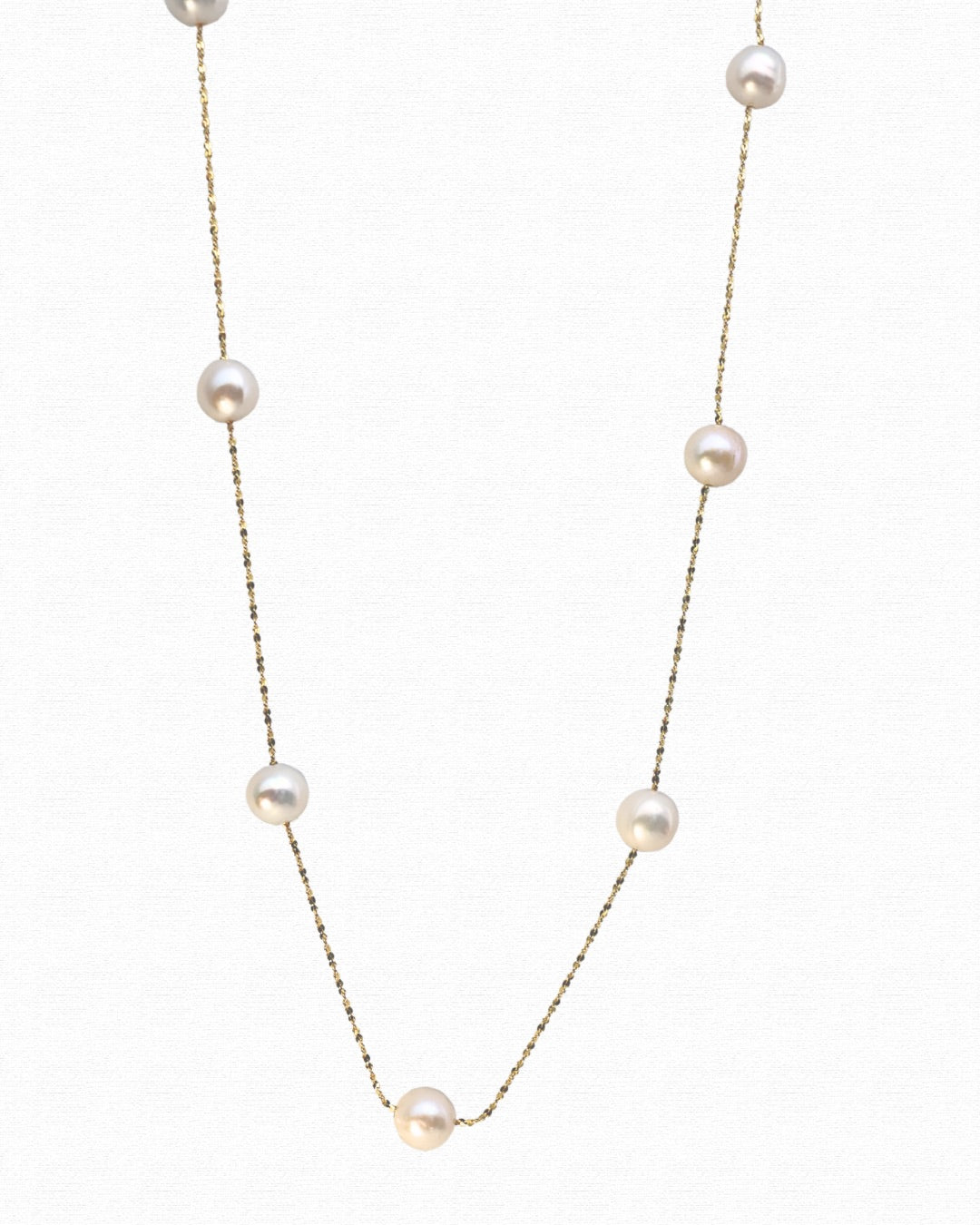 Shimmering Pearl Necklace