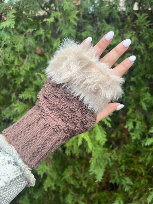 Chic Peek Fingerless Flair