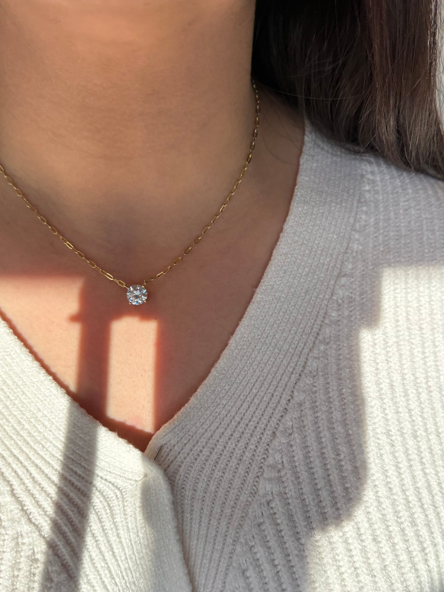 Round Paperclip Floating Necklace