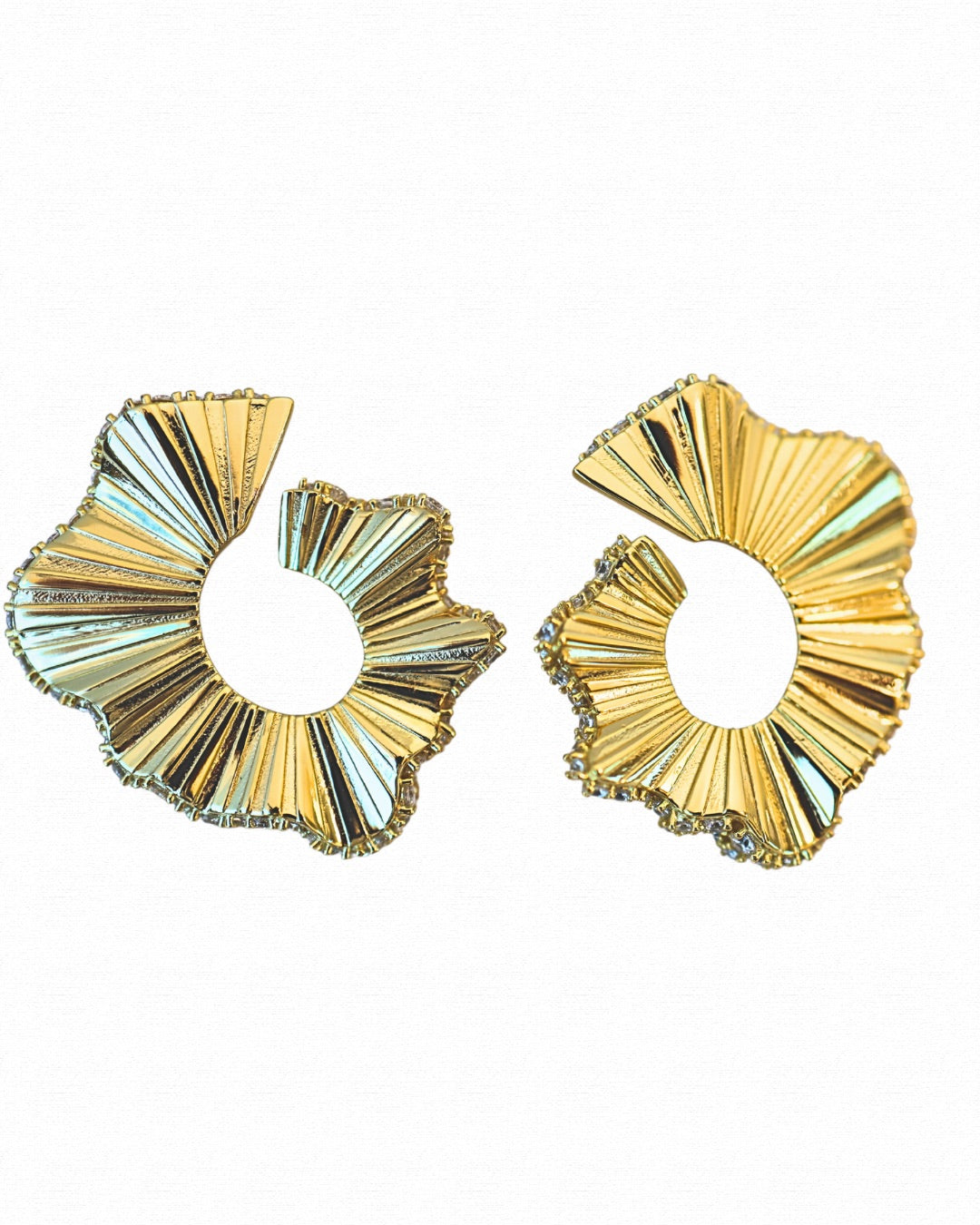 Gold Trimmed Ribbed Earrings