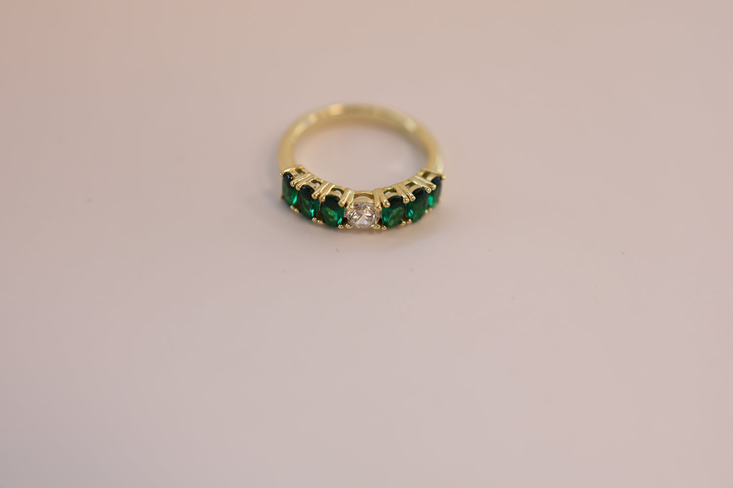Oval Emrald Green Ring