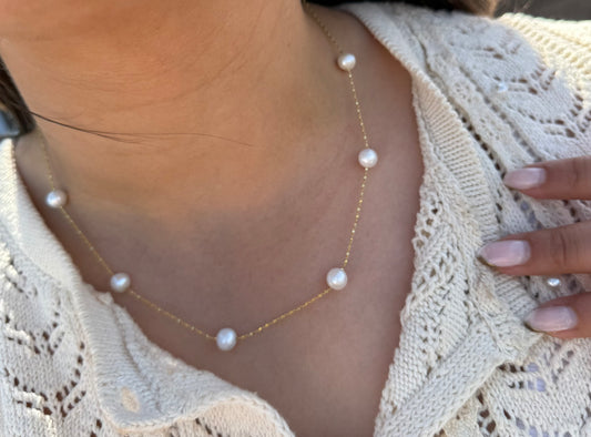 Shimmering Pearl Necklace