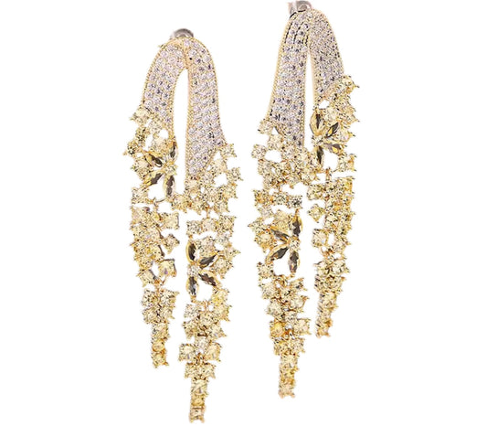 Hanging cluster earrings