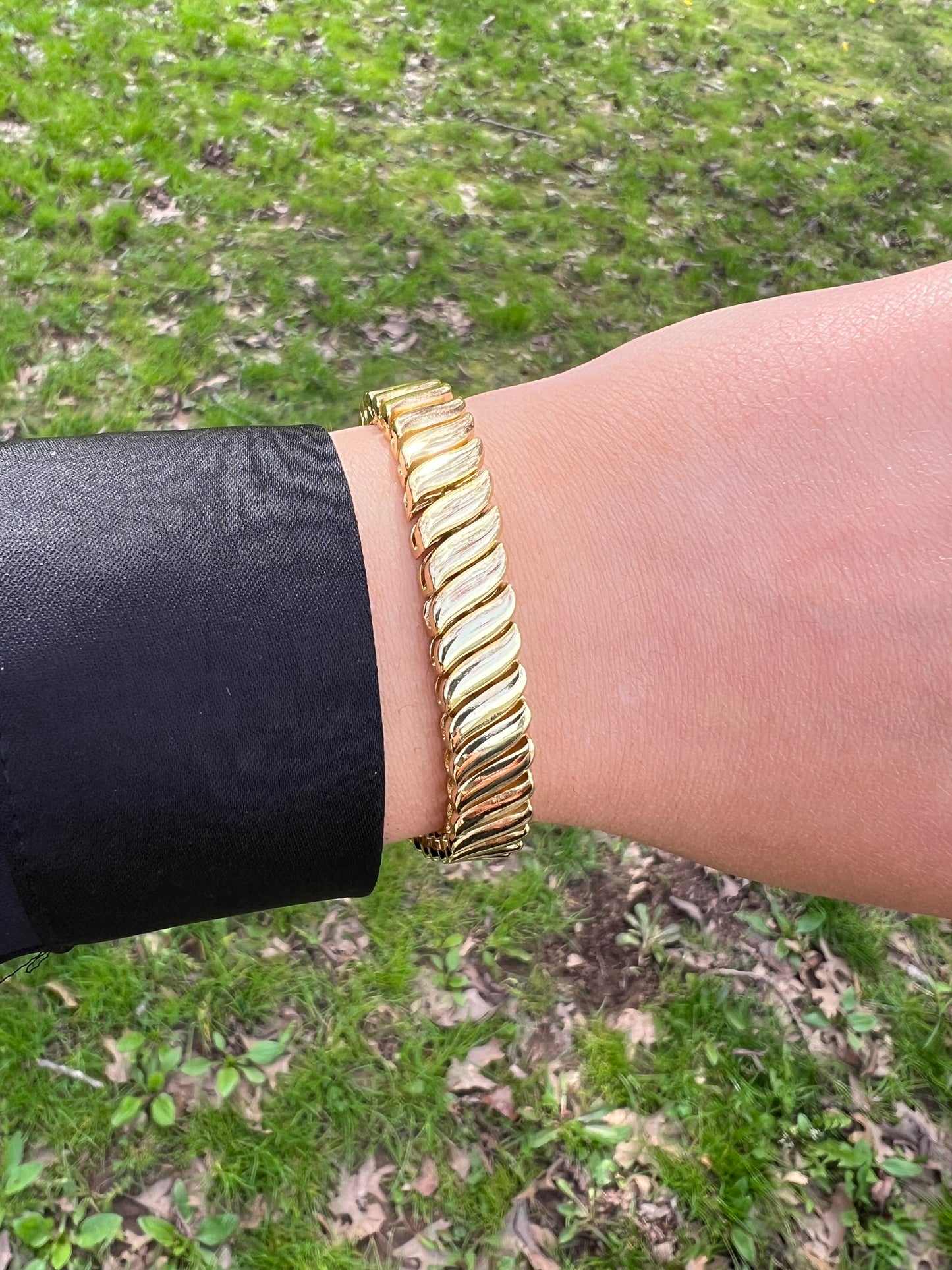 Wavy Gold Bracelet