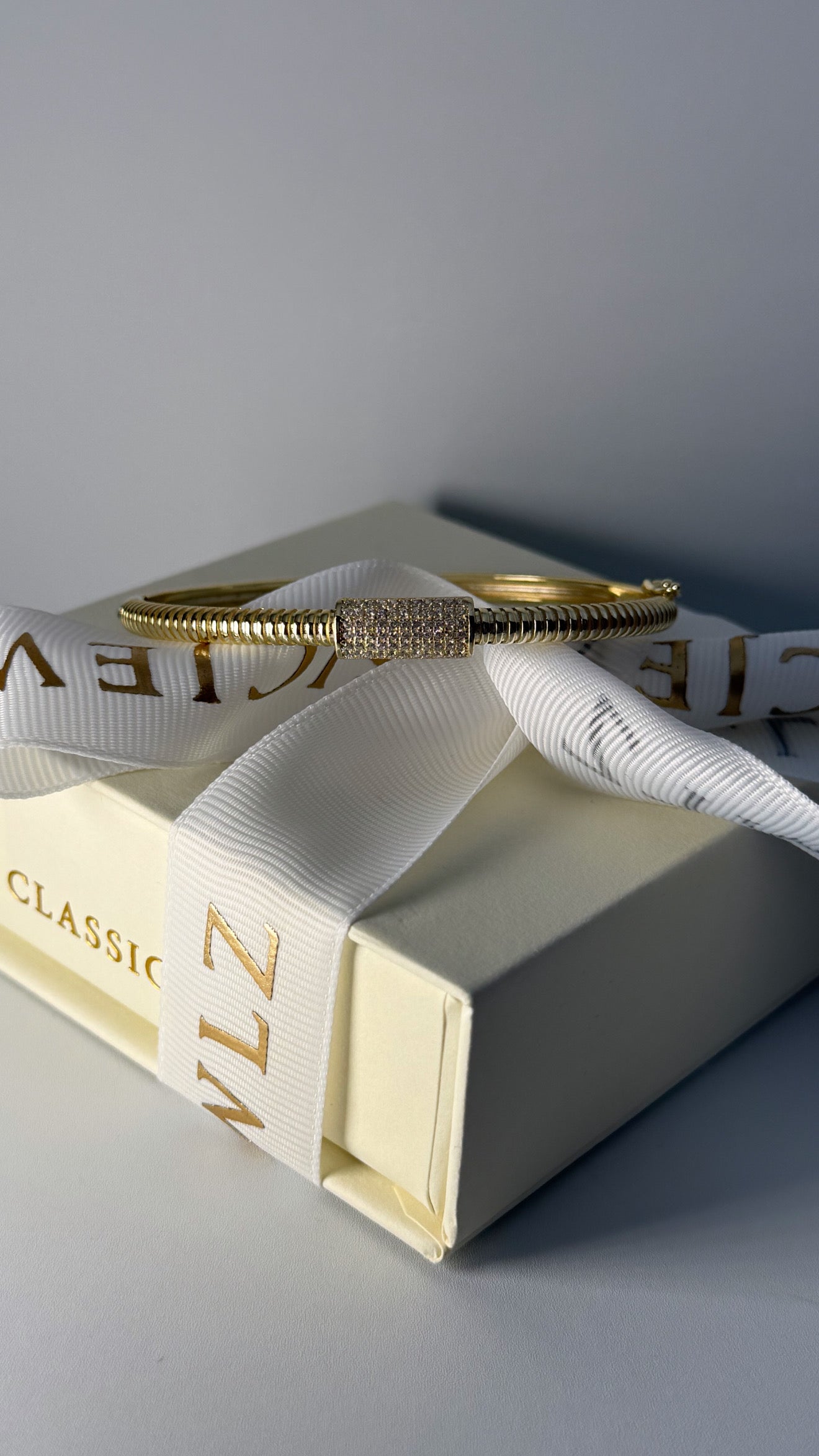 Gold Ribbed Chill Bangle