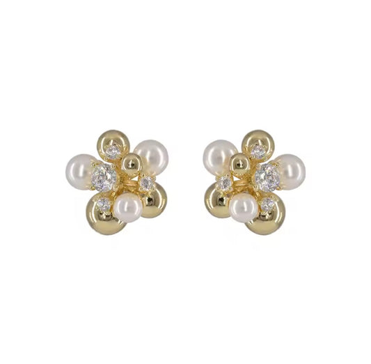Cluster Golden x Pearl Earrings