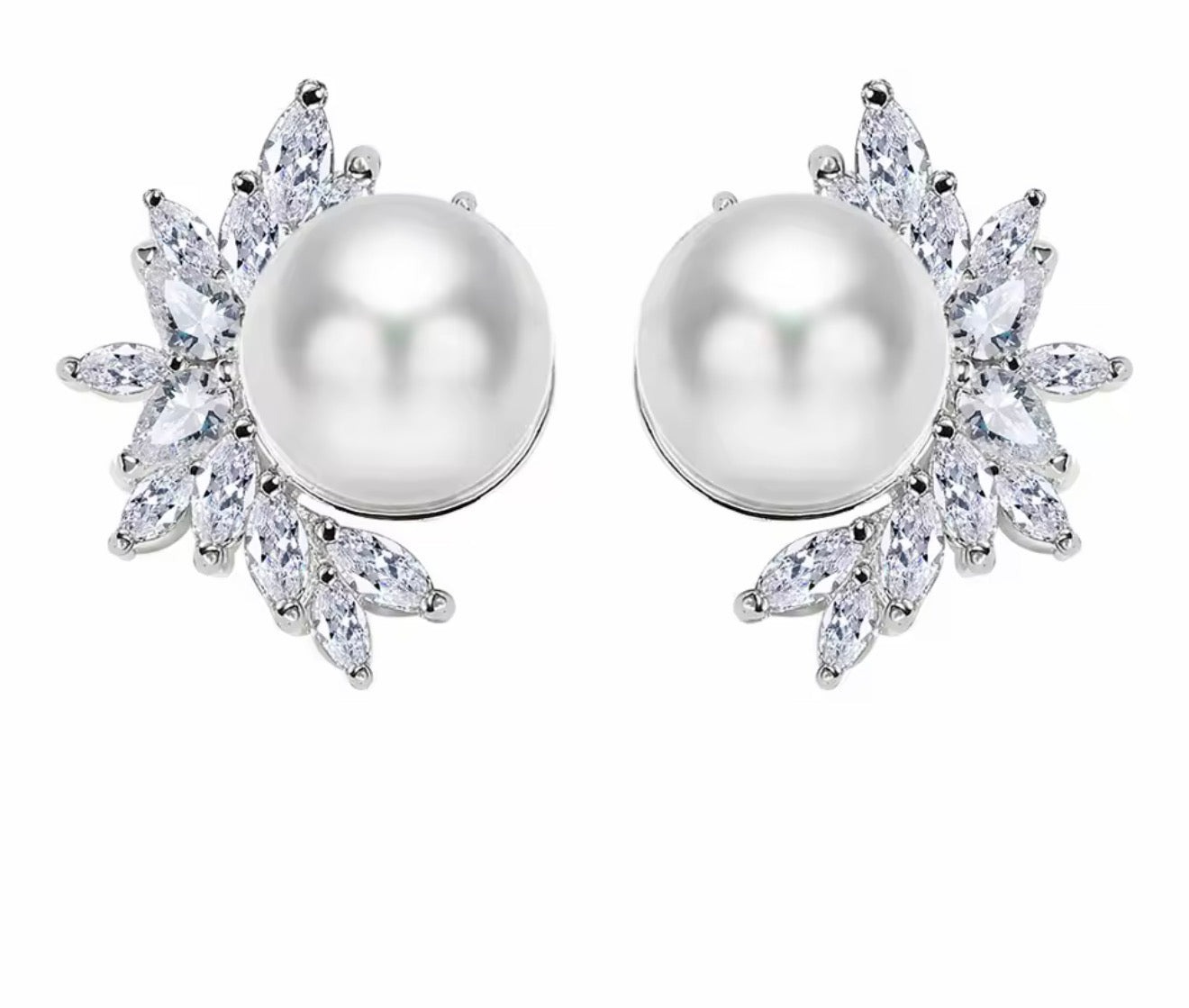 Petal Pearl Cluster Stud Earrings