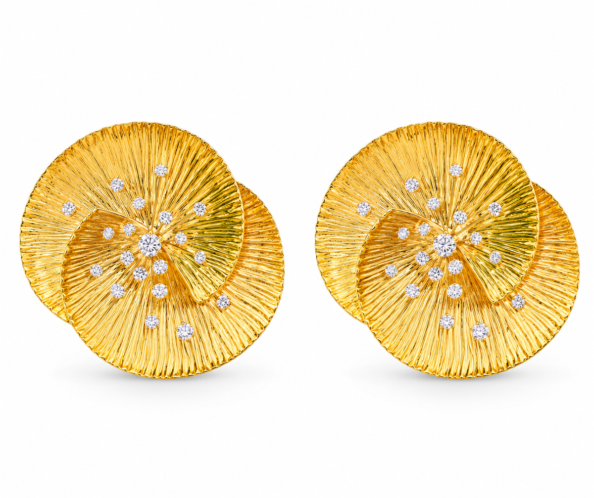 Waved Ribbed Splashed CZ Earring