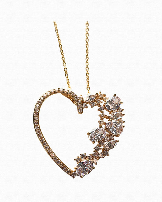 Heart necklace with side stones