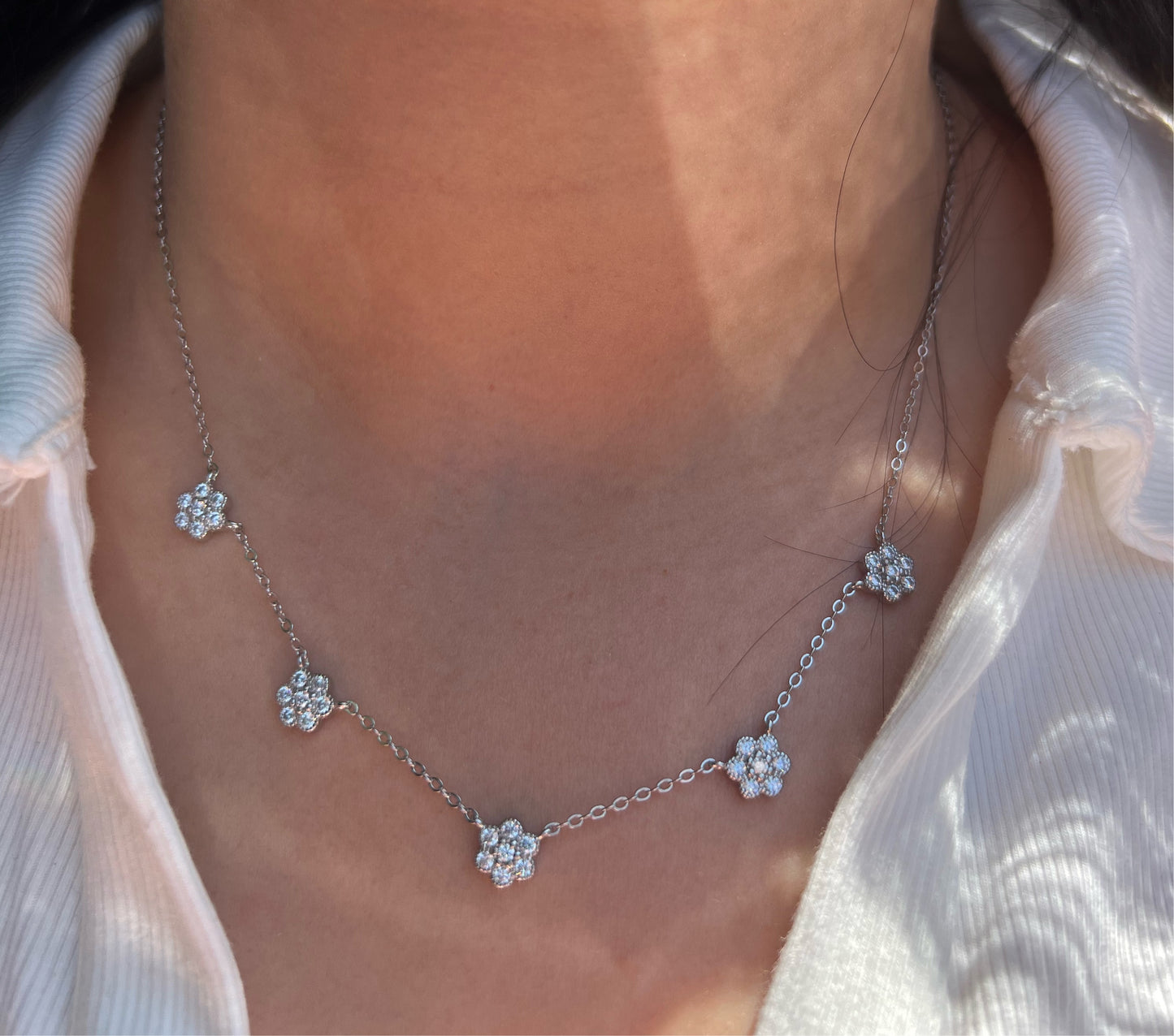 Scattered Flower Necklace