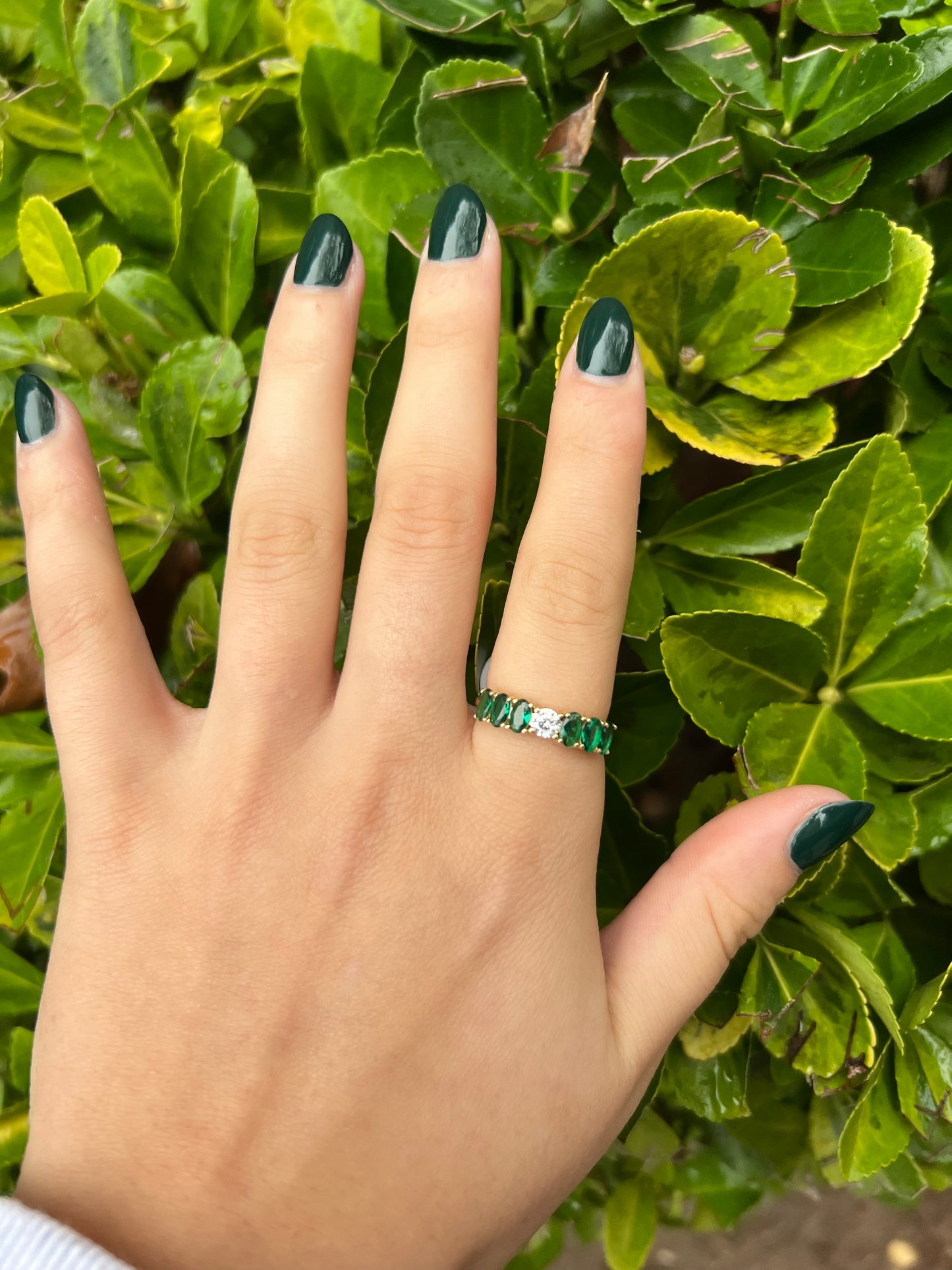 Oval Emrald Green Ring