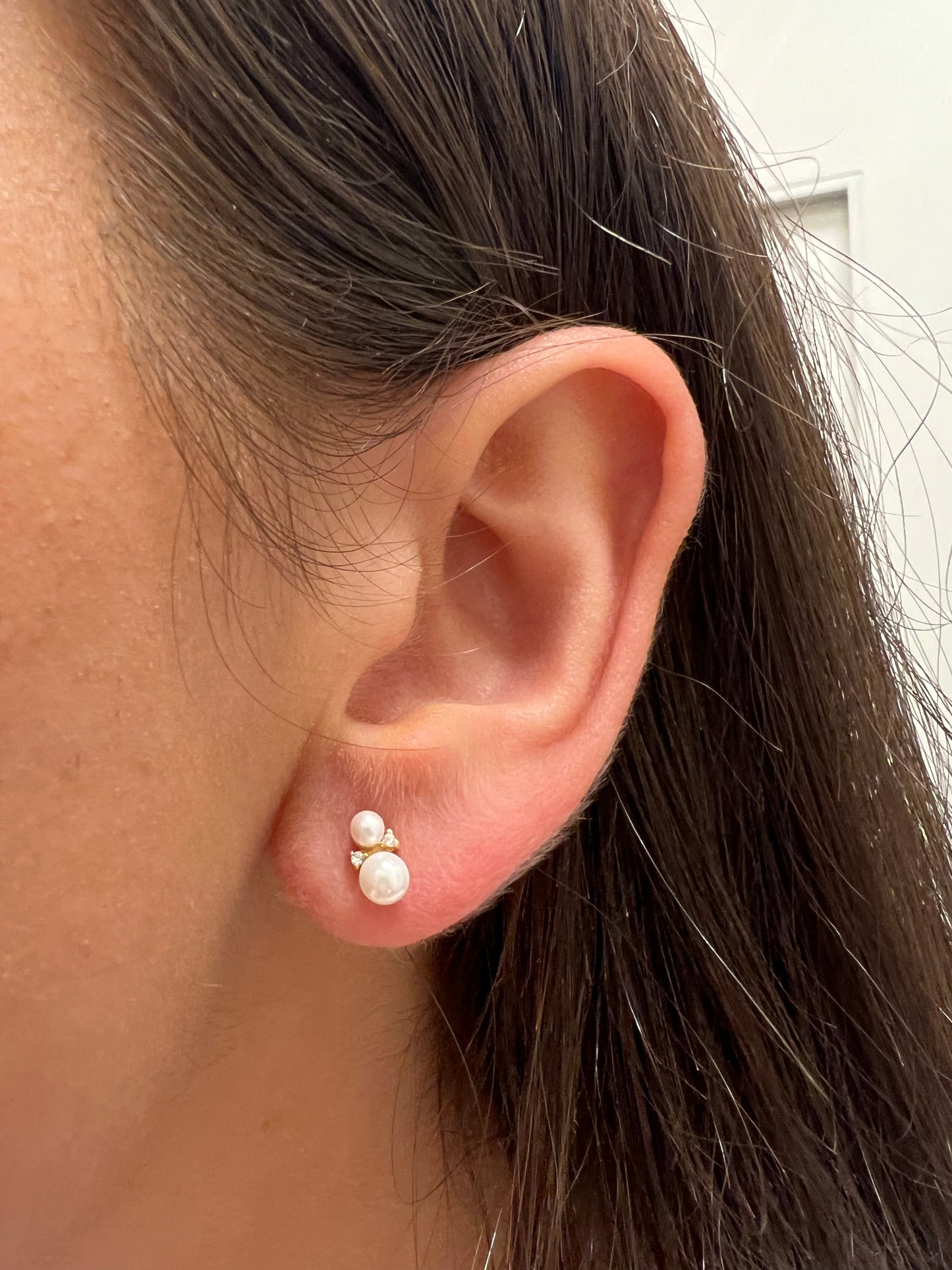 Mini pearl stud Earrings