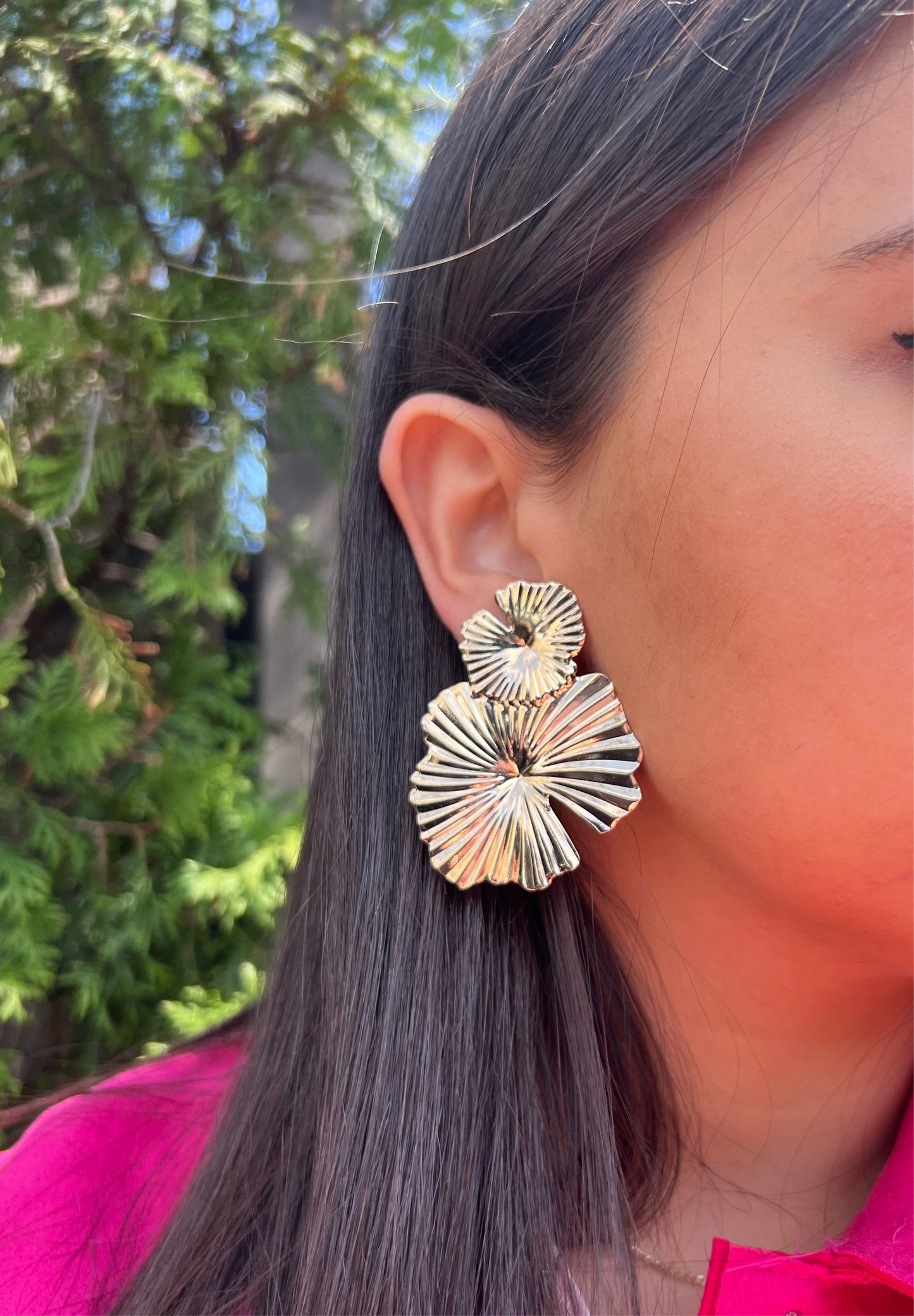 Double Ribbed Flower Earrings