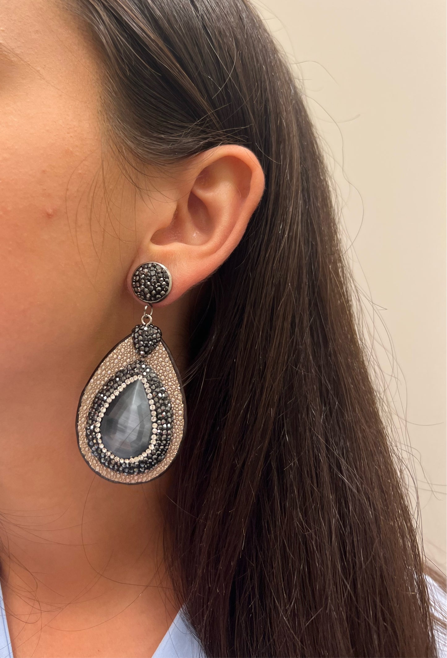 Dressy center stoned earrings