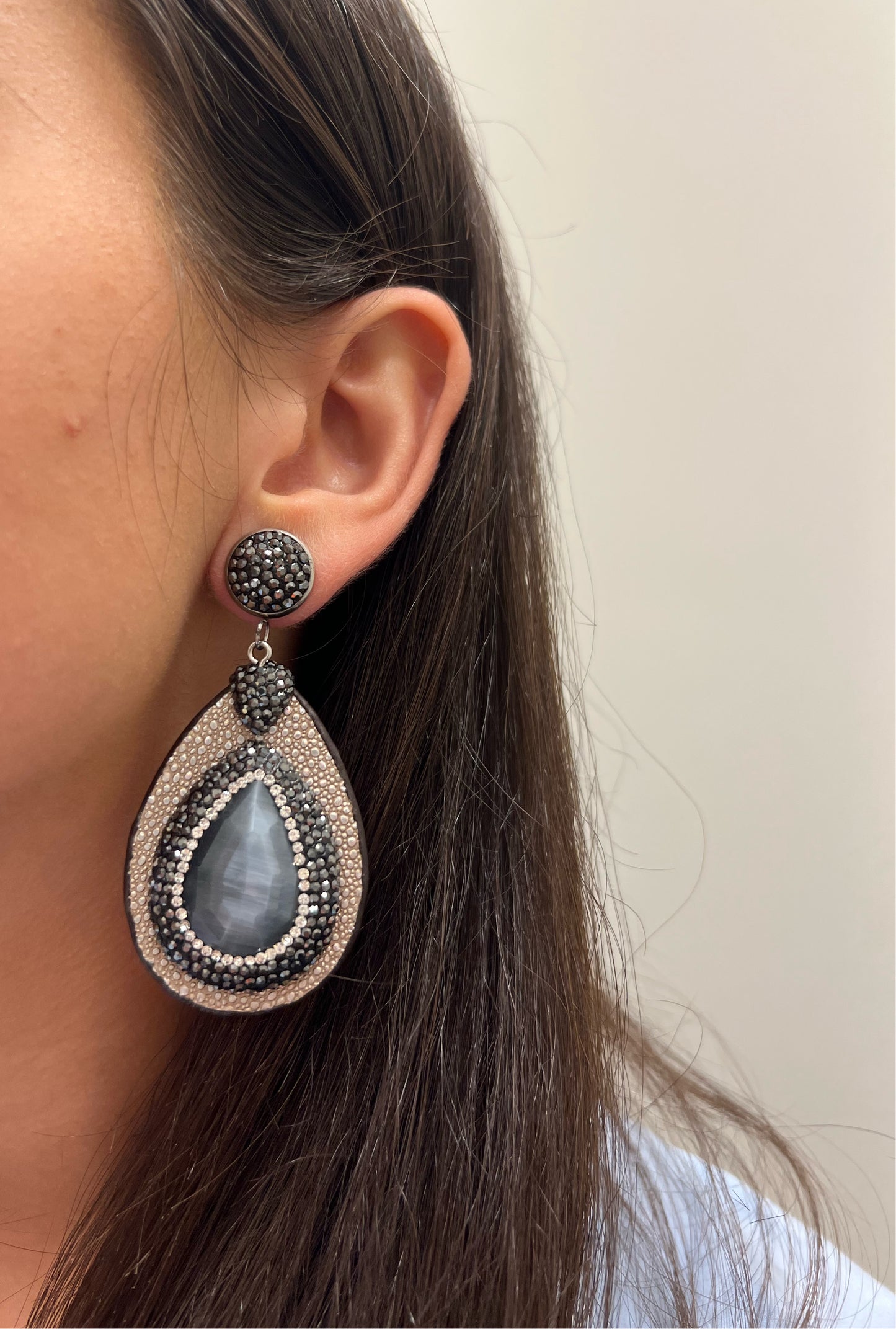 Dressy center stoned earrings