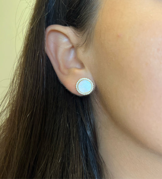 Mother of pearl flat earrings